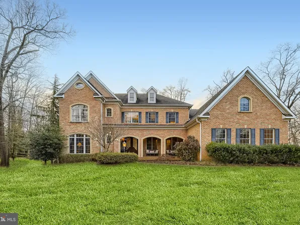 7688 Colonial Beach Rd, Pasadena, MD 21122