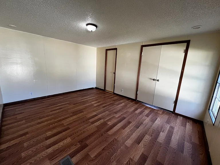316 Woodmarsh Ln — Photo 5