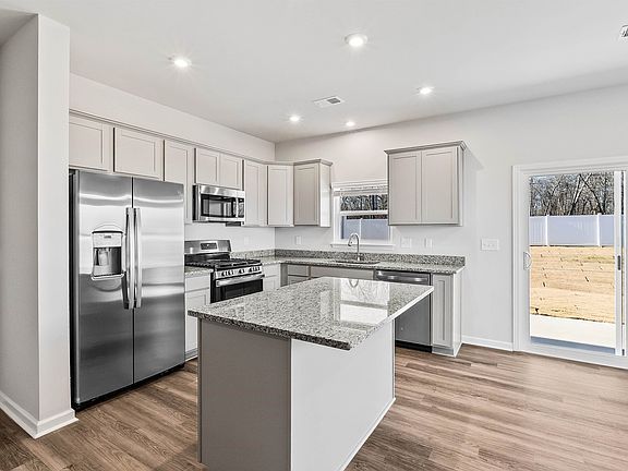 3rd image of 152 Randwick Ln