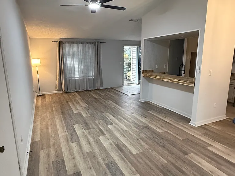 257 Windsor Castle Dr — Photo 2