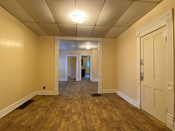 3rd image of 118 S 6th St #118