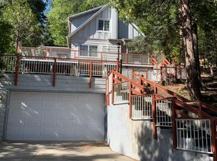 395 Primrose Cir, Lake Arrowhead, CA 92352