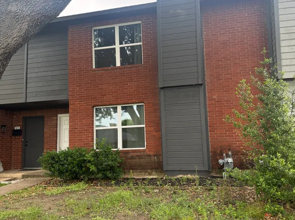 323 Towne House Ln, Richardson, TX 75081