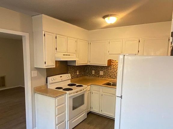 4th image of 106 Twinwood Dr