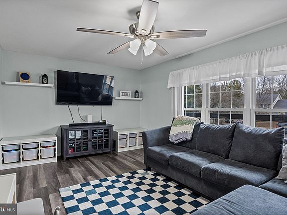 5th image of 610 Westover Ct