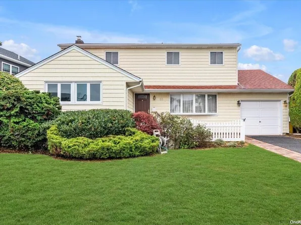 53 Devon Road, Bethpage, NY 11714
