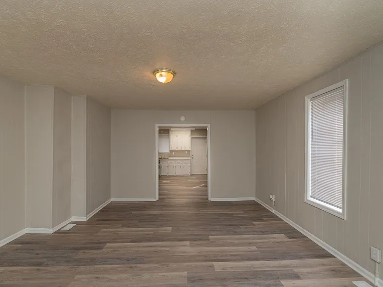 102 Curry St — Photo 10