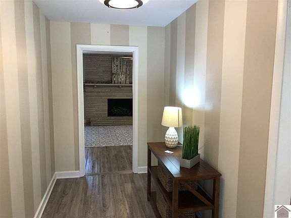 3rd image of 111 Hickory Dr