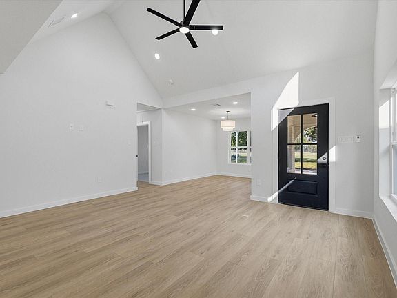 5th image of 211 N Jenkins St