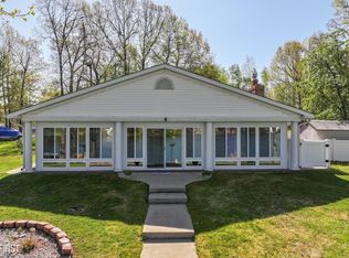 8055 Kovacs Dr, Linden, MI 48451