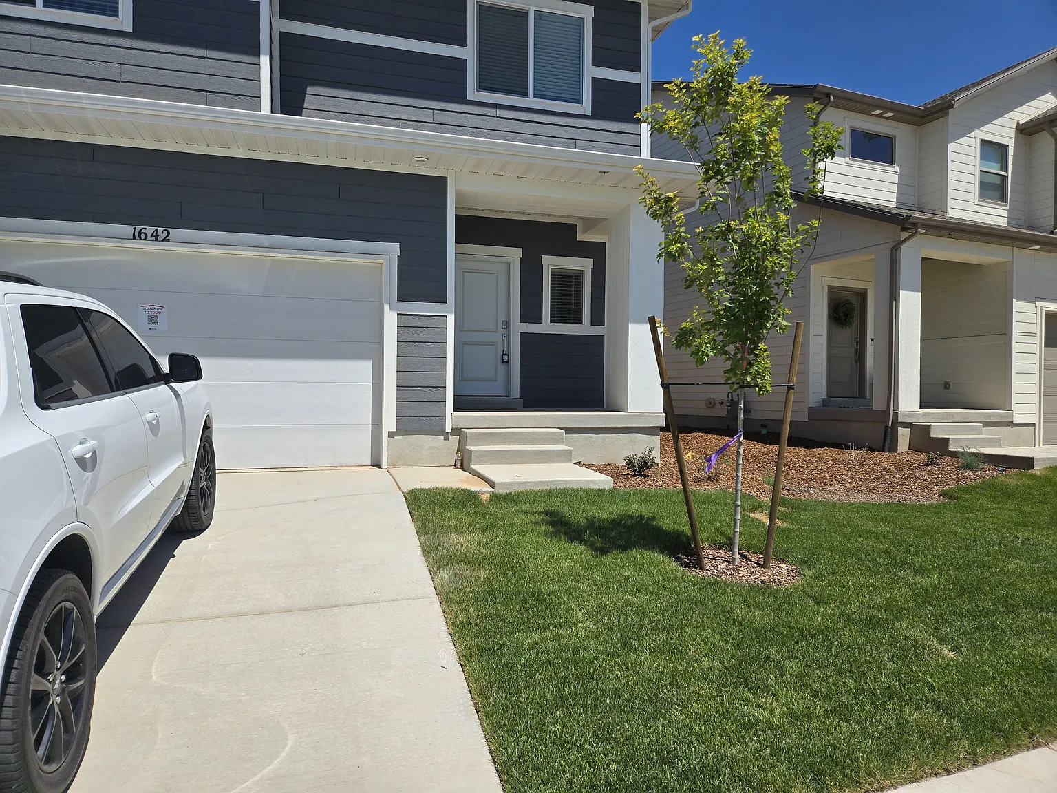 4 bed, 2.5 bath, 2416 sqft, $2,500 — Photo 3