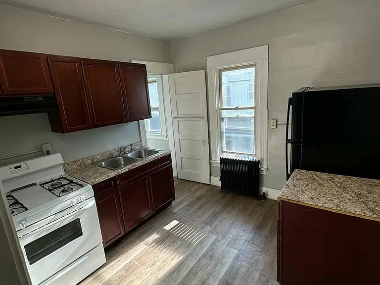 205 W Yates St #2 — Photo 3