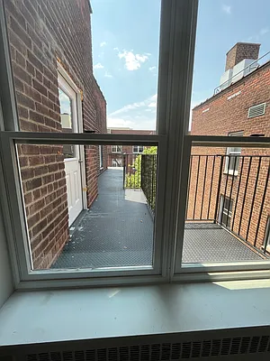 Rented by NYC LUXURY APT RENTALS CO LLC | media 6