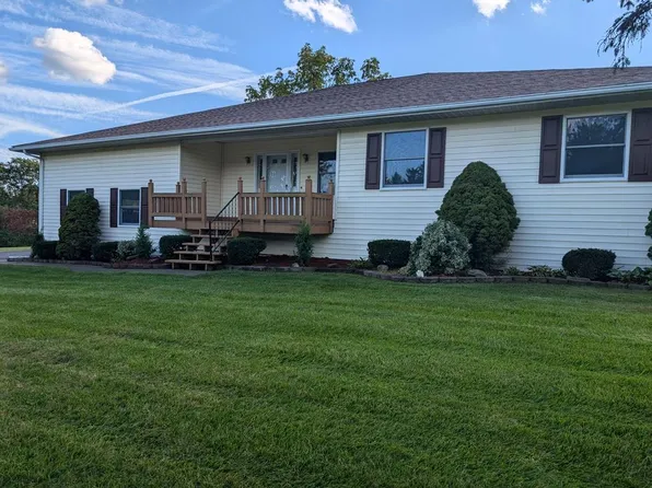 109 Lancelot Dr, Horseheads, NY 14903