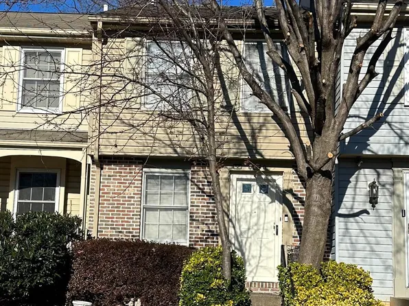 8530 Golden Ridge Ct, Lorton, VA 22079