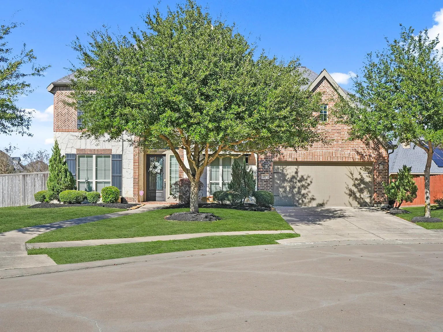 5 bed, 4.5 bath, 3780 sqft, $5,000 — Photo 2