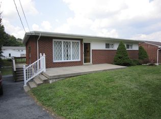 112 View Ct, Bluefield, VA 24605
