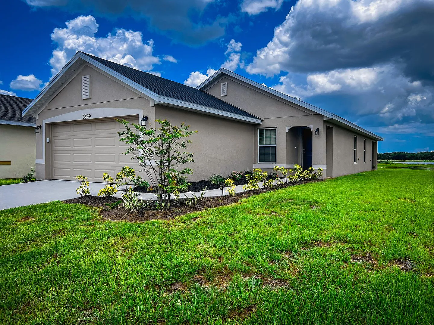 Beautiful 3 Bedroom Home with Pond View & No Rear Neighbors — Photo 2