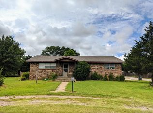 900 Rogers Ave, Madill, OK 73446