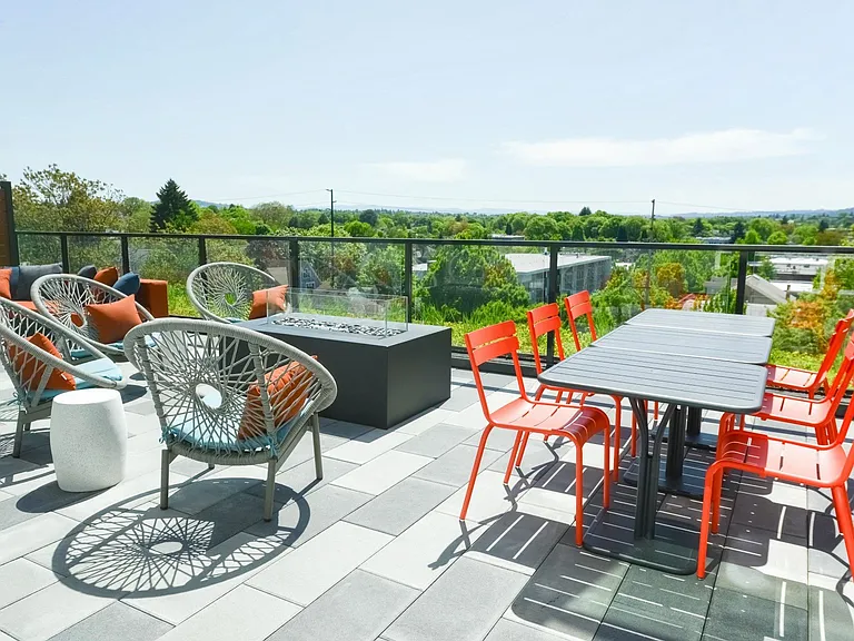 Roof deck with lots of seating