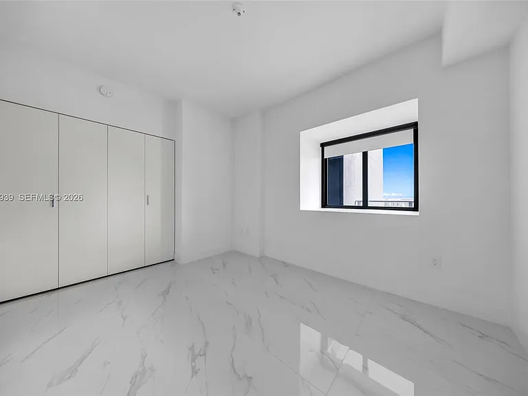 700 NE 24th St #1706 — Photo 16