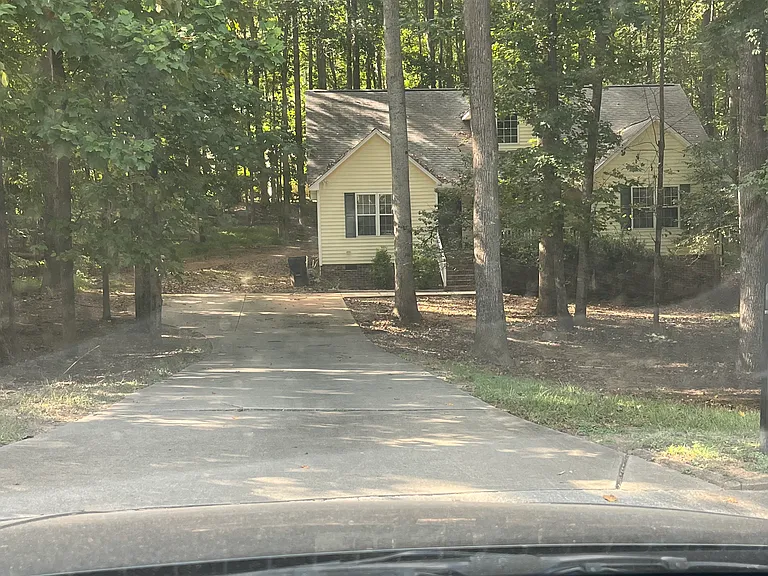 39 Greenbrier Ct — Photo 1