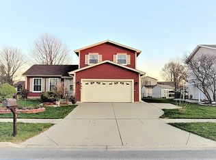 591 Woodcrest Ct, Carol Stream, IL 60188