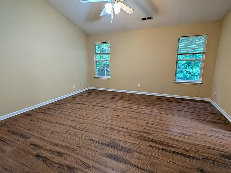 119 Kinnley Ct — Photo 3