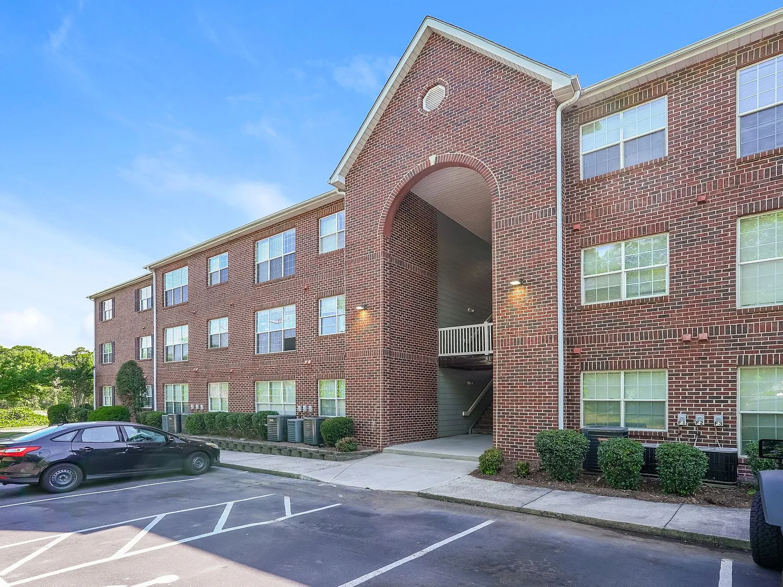 Wendover Ridge Apartments — Photo 2