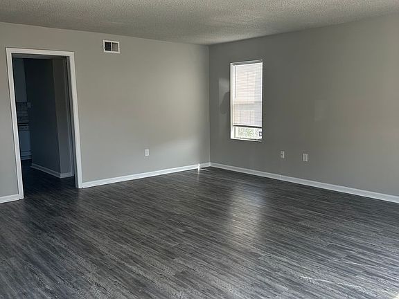 2nd image of 1100 Pineland Ave APT 1F