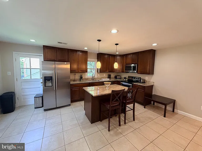 10802 Hunt Club Rd — Photo 5