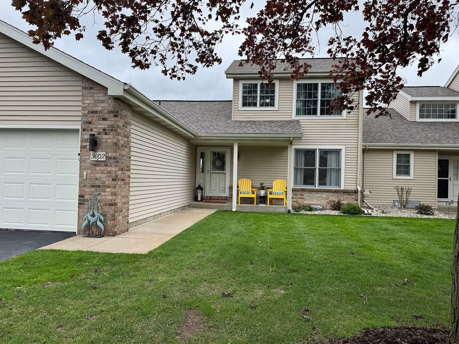 3602 Woodbridge Ln
