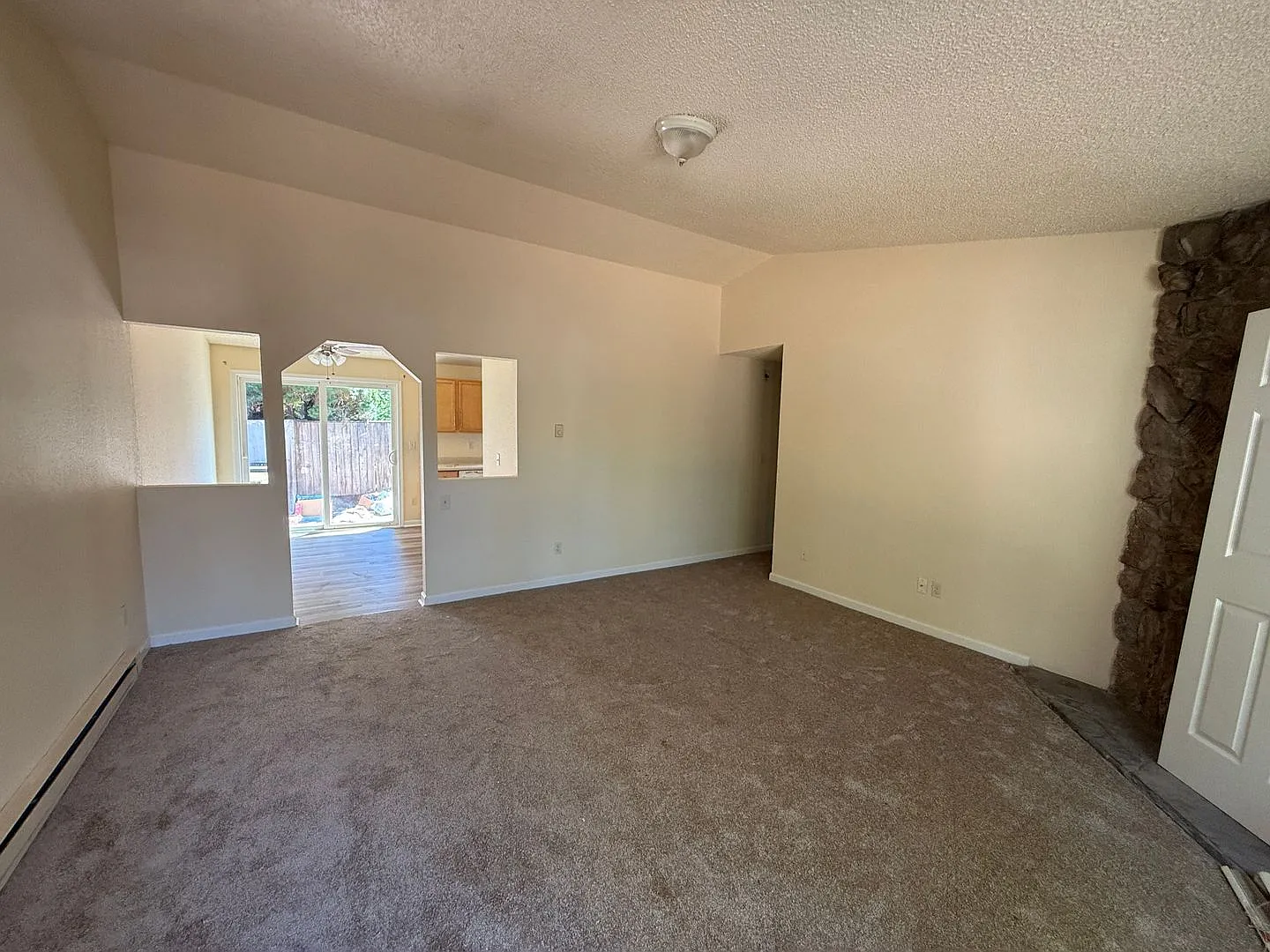 18770 Nw Shadow Lane- Move-In Special First Month's Rent Free! Rock Creek Duplex — Photo 2