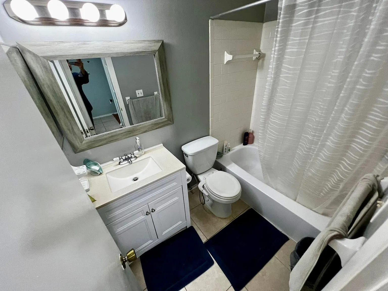 2 bed, 1000 sqft, $1,550 — Photo 2