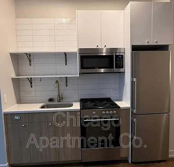 700 N La Salle Dr #706 — Photo 2