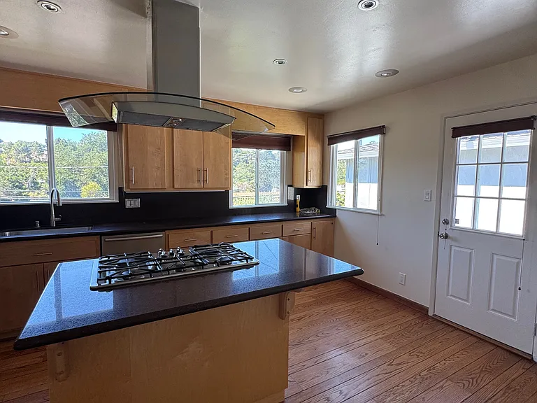 2729 Monserat Ave — Photo 7