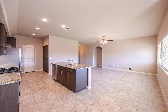 1141 Kingston Ct — Photo 11