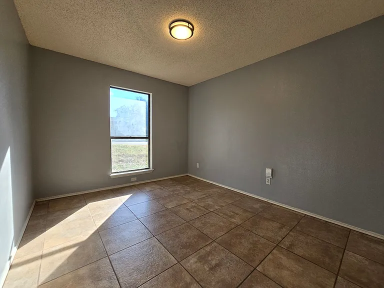 5647 Timberhurst — Photo 9