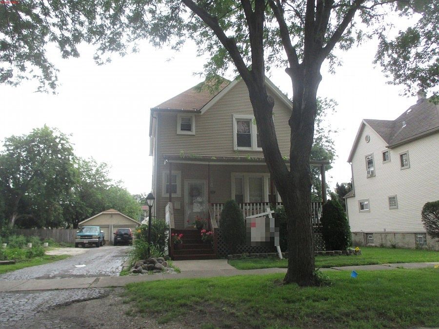 1st image of 3227 Louis St