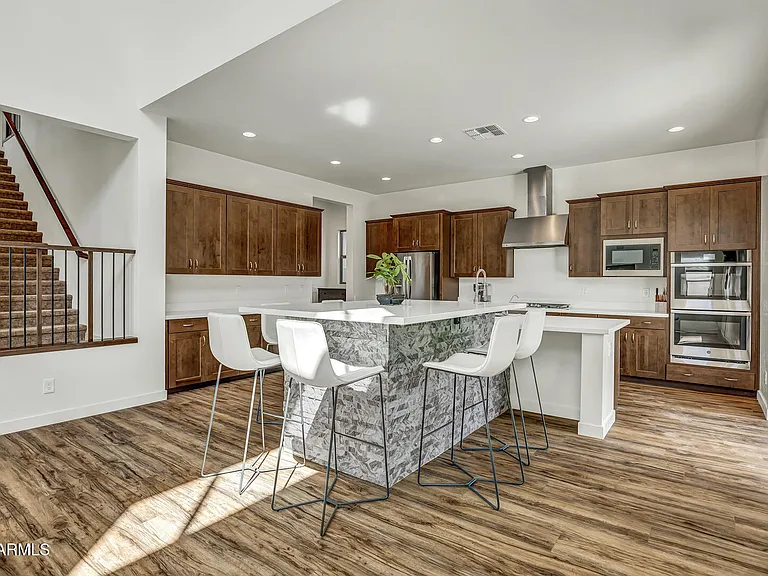 829 E Monte Way — Photo 11