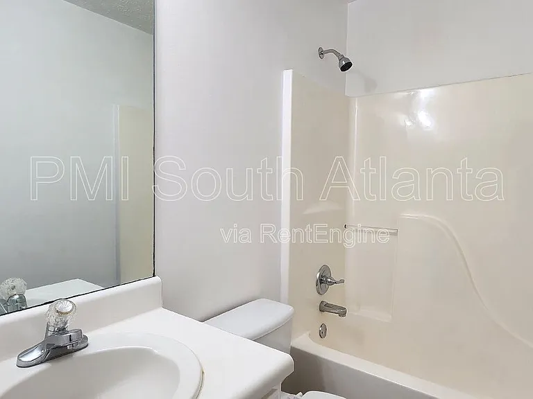 588 Hunnicutt Rd SE — Photo 24