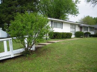 2461 S Luster Ave, Springfield, MO 65804