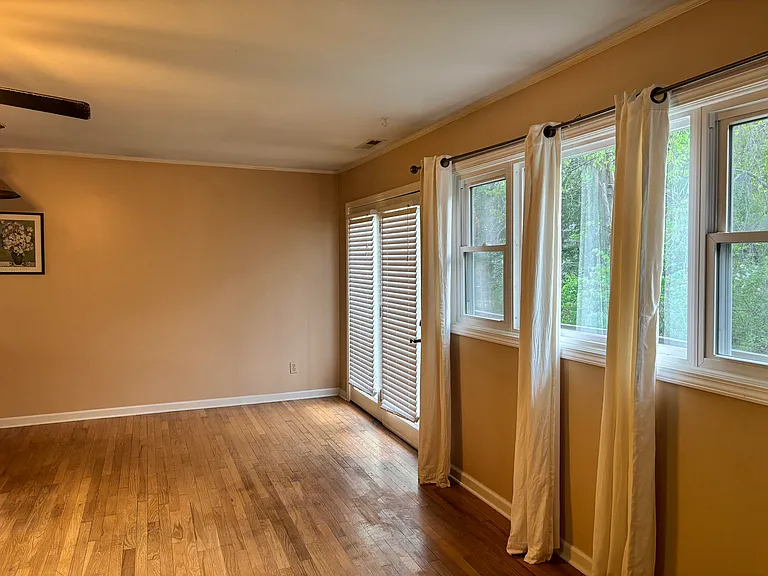112 Owenby Ln — Photo 5