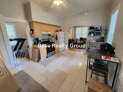 2536 W Shakespeare Ave #1R