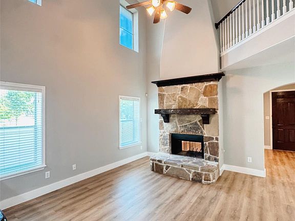 3rd image of 1008 Caudle Ln