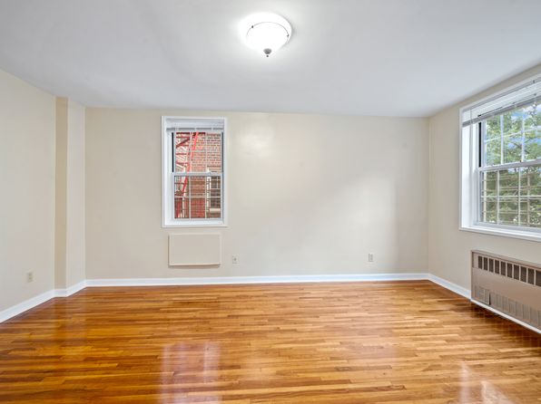 9161 193rd St APT 2R