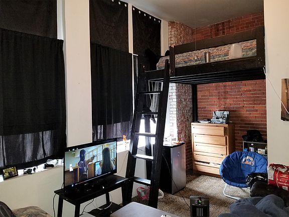 2nd image of 23 Henry St Fl 4