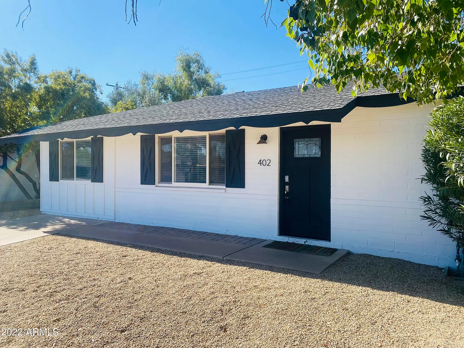 3 bed, 2.0 bath, 1124 sqft, $2,395 — Photo 2