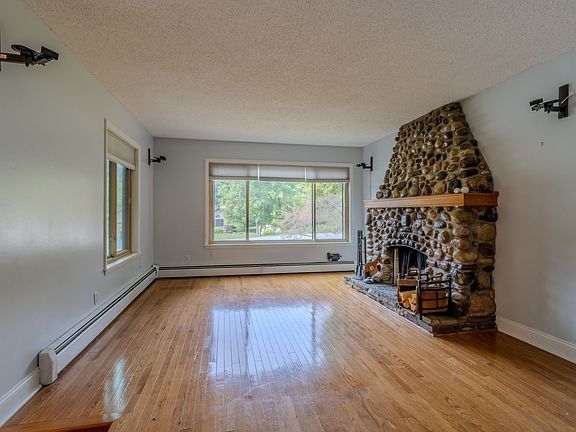 3rd image of 2698 Shenandoah Dr