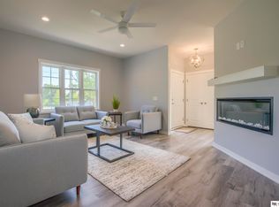 2705 College Dr, Blair, NE 68008